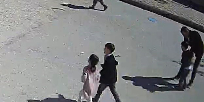 Öğrencisini eşinden öğrendiği hemlich manevrası ile kurtardı