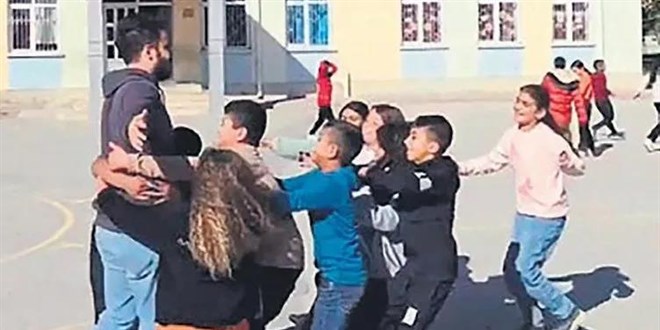 Bu öğretmen bir başka