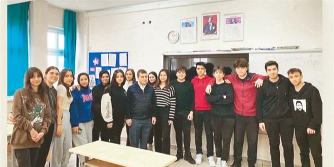 Bugün Öğretmenler Günü: Dağlar da aşılır engeller de