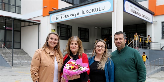 Yarım asra yakın aynı okulda görev yapan emekli öğretmene vefa