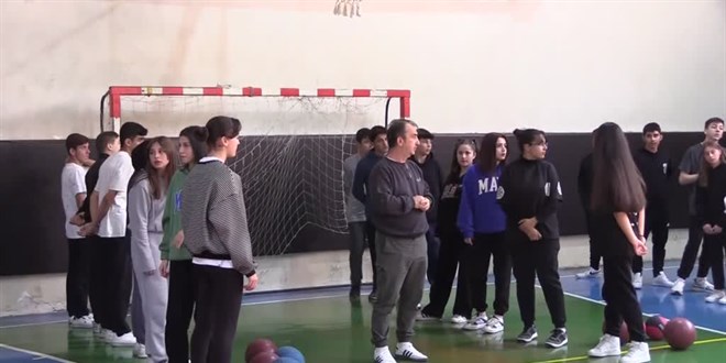 Mezun olduğu lisede 30 yıldır öğretmenlik yapıyor