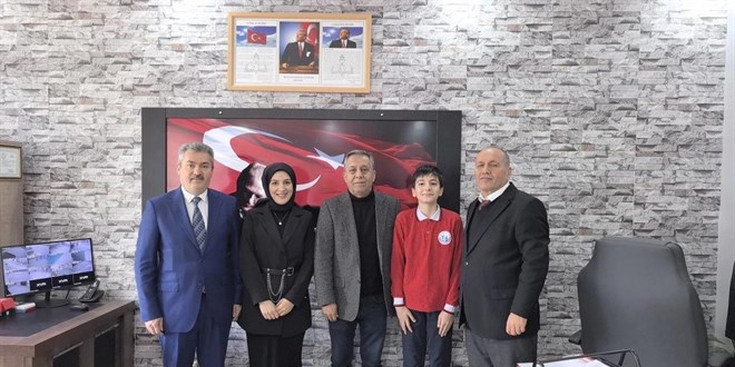 Melike öğretmen, sınıf öğretmeniyle aynı okulda meslektaş oldu