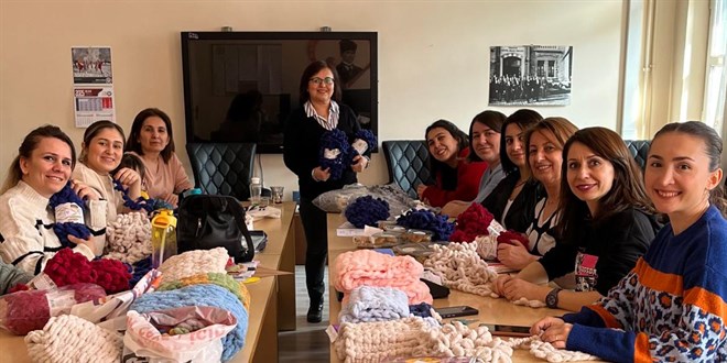 Öğretmenlerden depremzede öğrencilere sıcak dokunuş