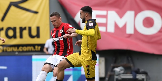 İstanbulspor'dan ezici galibiyet: Gençlerbirliği'ni 5-0 yendi