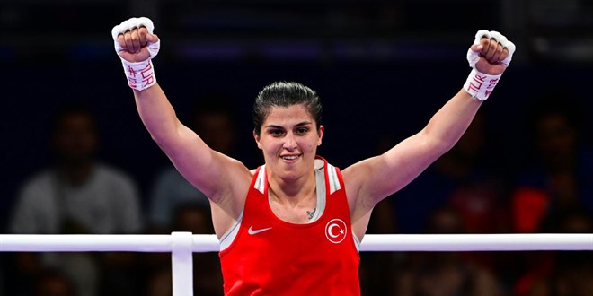 Busenaz Sürmeneli Dünya Şampiyonu oldu