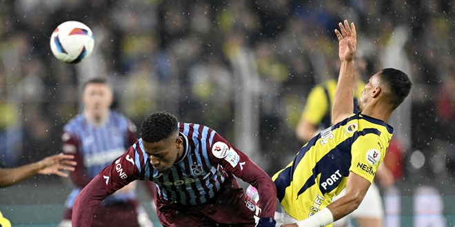 Fenerbahçe, liderle puan farkını 3'e indirdi