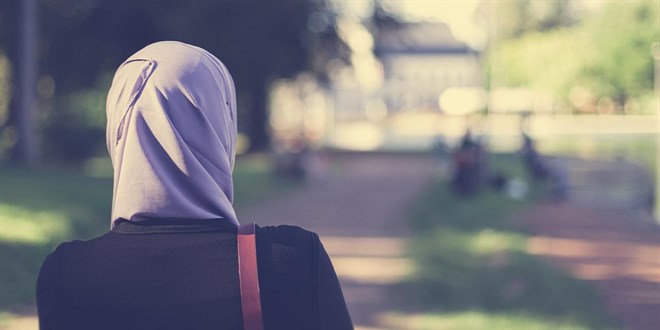 KKTC'de liselerde başörtüsü serbest bırakıldı