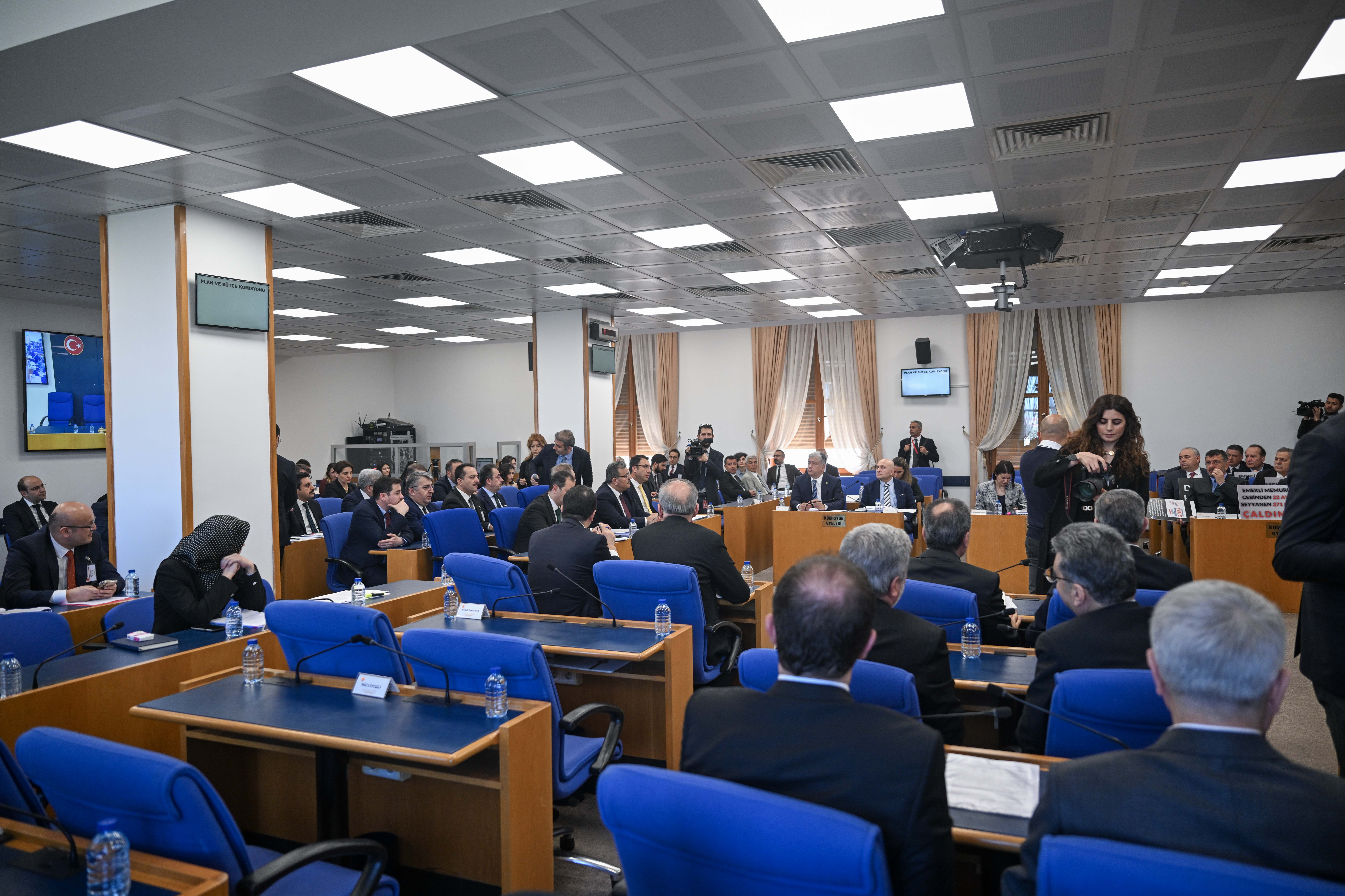 Kamu Görevlileri İçin Önemli Değişiklikler İçeren Teklif Komisyon'da