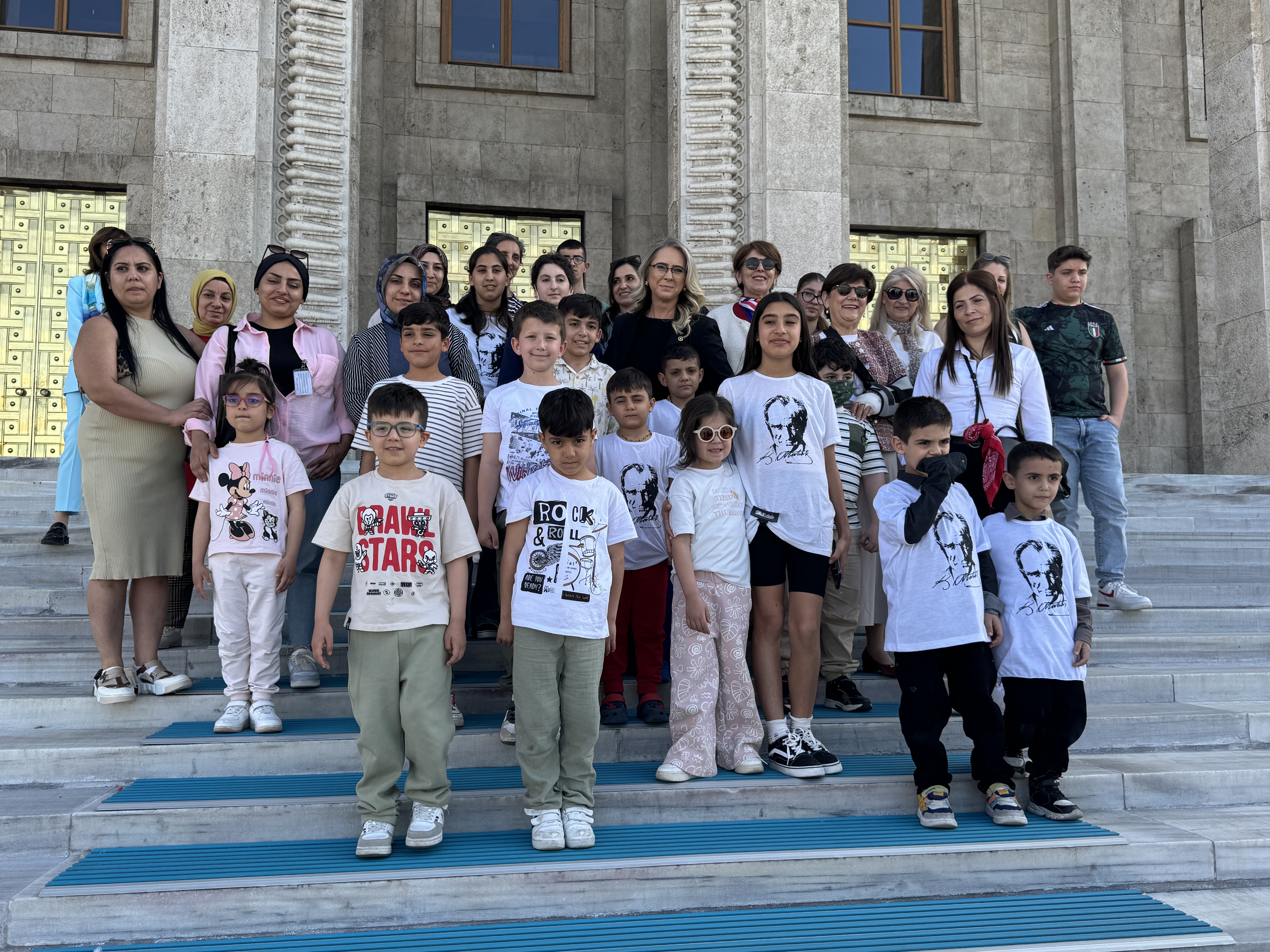 Kanseri Yenen Çocuklar TBMM'yi Ziyaret Etti