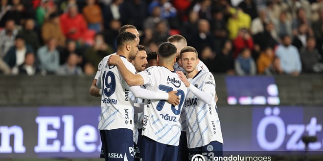 Fenerbahçe, 1-0'dan geri dönerek kazandı