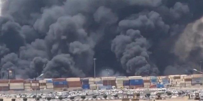 İran'da limandaki patlamada can kaybı 65'e yükseldi