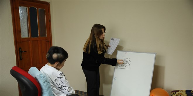 Kaymakamlık ve Öğretmenlerden Hamza'ya Eğitim Desteği