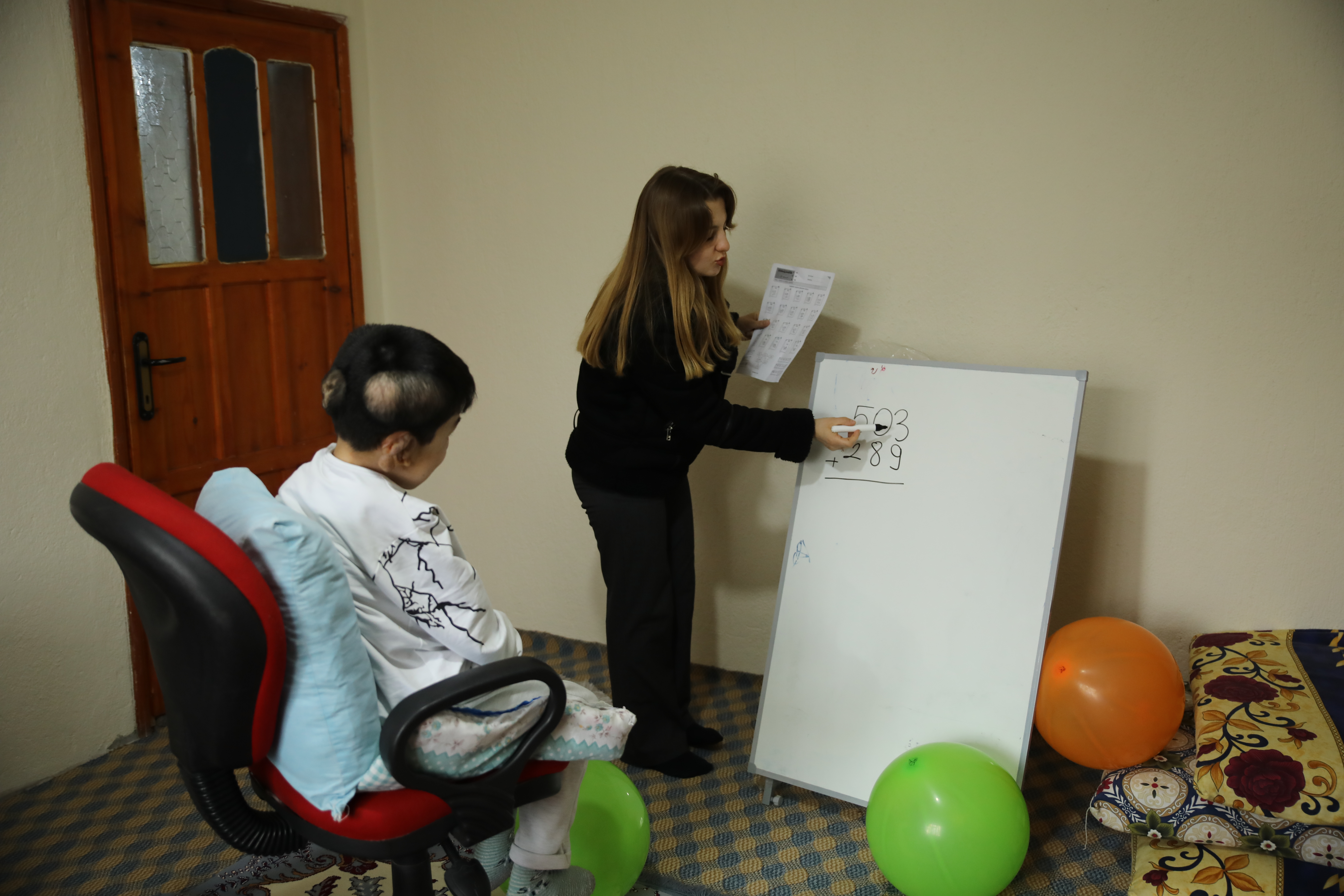 Kaymakamlık ve Öğretmenlerden Hamza'ya Eğitim Desteği