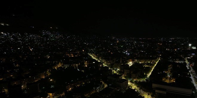 İsrail, Suriye'yi vurdu: Askeri üs ve hava savunma sistemleri hedef alındı