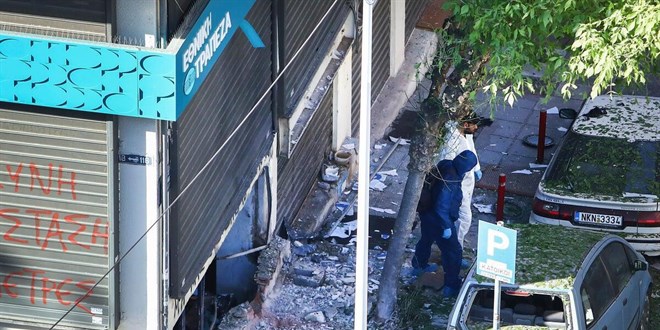 Selanik'te bomba taşıyan kadın kendini patlattı! Yunan polisi alarma geçti