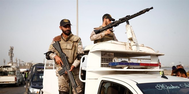 Pakistan ordusu Hindistan'a misilleme yaptı