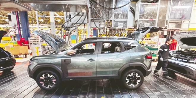 Otomotiv Sektöründe Üretim Azaldı, İç Pazar Satışları Arttı