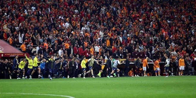 Fenerbahçeli iki futbolcuya zorla getirilme kararı