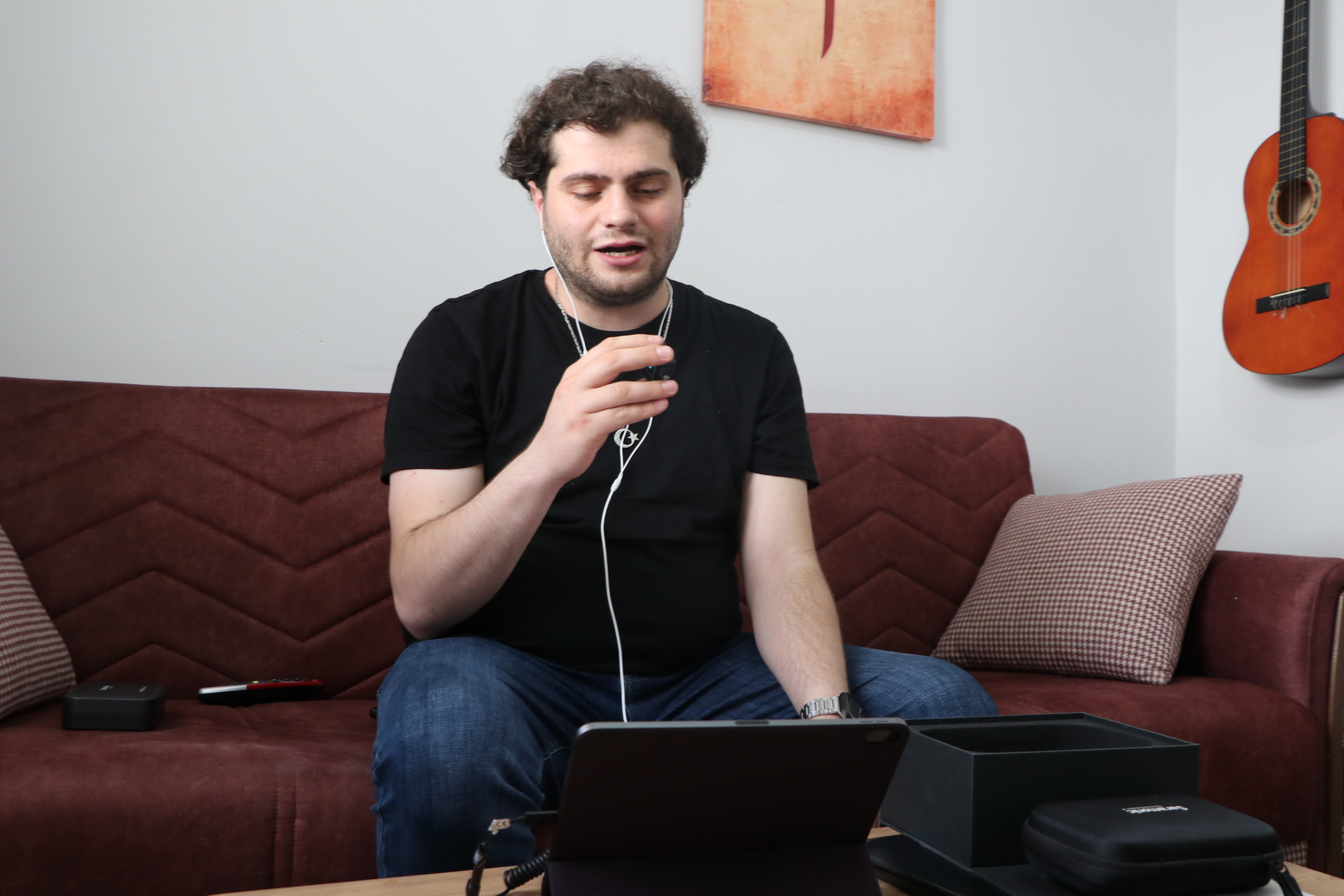 Görme engelli öğretmen Anadolu'yu sesle gezdiriyor