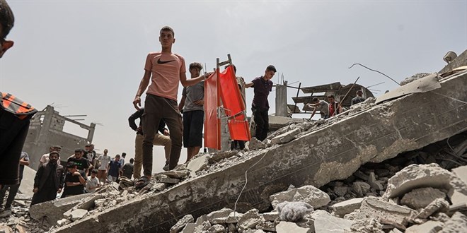 İsrail'in Gazze'ye Hava Saldırıları: 92 Filistinli Hayatını Kaybetti