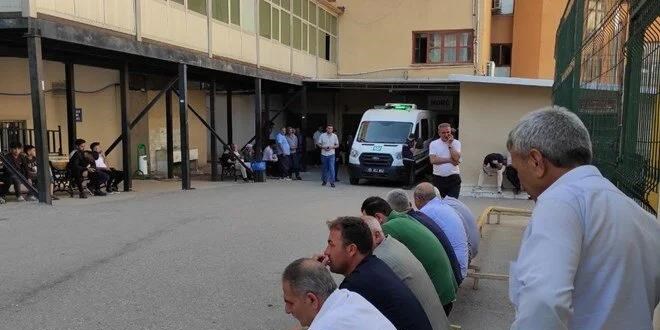 Trafoyu onarmak isterken akıma kapılıp öldü