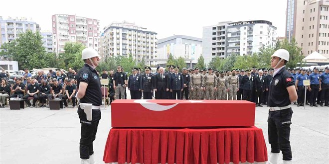 Kalp krizinden hayatını kaybeden Emniyet Müdürüne veda