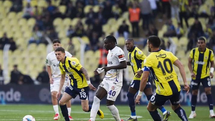 Fenerbahçe, sahasında Eyüpspor'u 2-1 mağlup etti