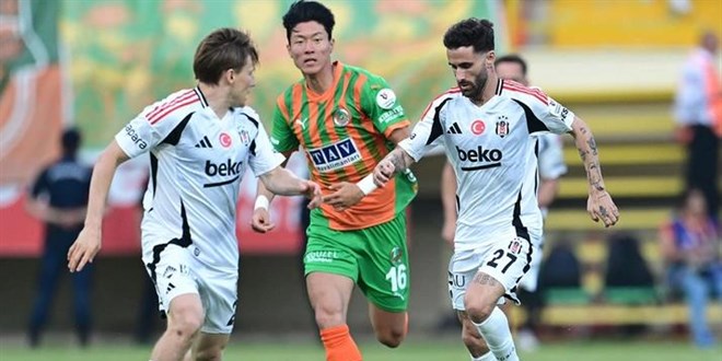 Beşiktaş deplasmanda Alanyaspor'la 1-1 berabere kaldı