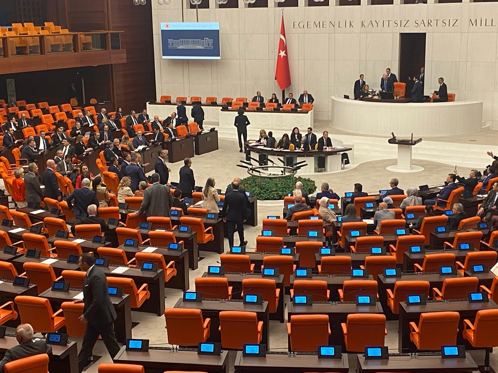 Genel Kurulda, 'Meclis başkan vekilliği' tartışması
