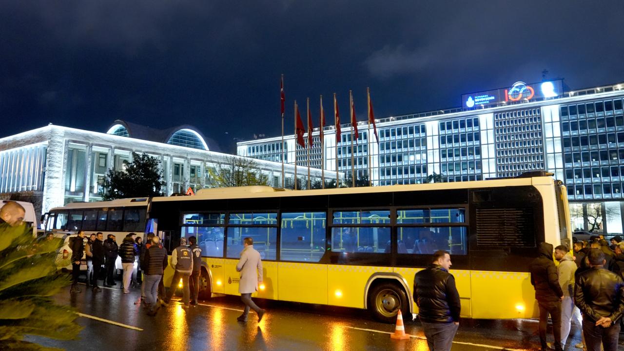 İBB ve Özel Halk Otobüsleri Anlaştı, Seferler Devam Ediyor