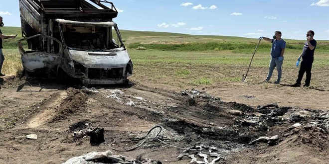 Baba ile oğlu yanmış kamyonette ölü bulunmuştu: 4 tutuklama