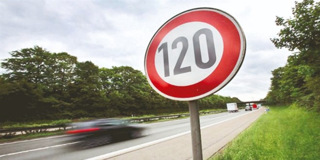 Aşırı Hız Trafikte Her Gün 10 Can Alıyor!