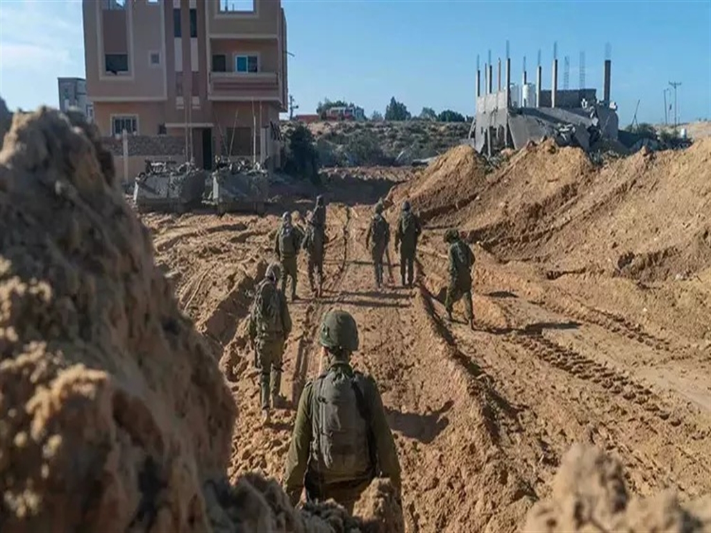 İsrail, Gazze'de bir gazeteciyi daha ailesiyle birlikte öldürdü