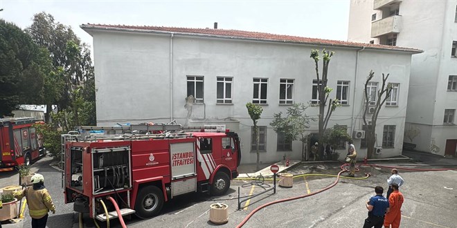Üsküdar Devlet Hastanesinin ecza deposunda yangın
