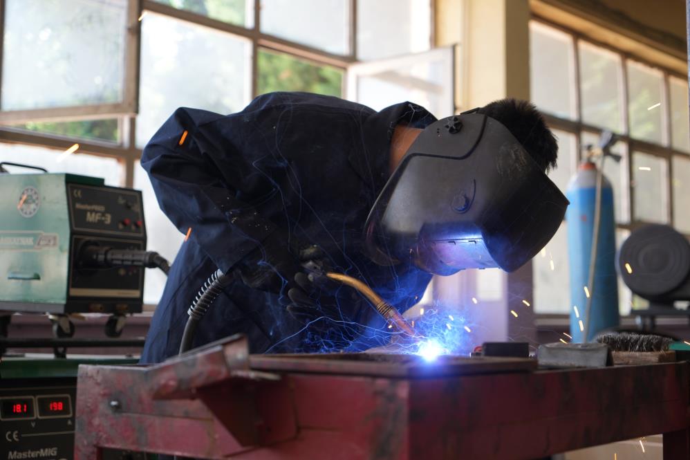 Fabrika Gibi Lise! Yıllık 5 Milyon TL Ciro Yapıyor