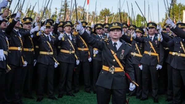 TSK'dan ihraç edilen 4 teğmen, Ankara Büyükşehir Belediyesi'nde işe başladı