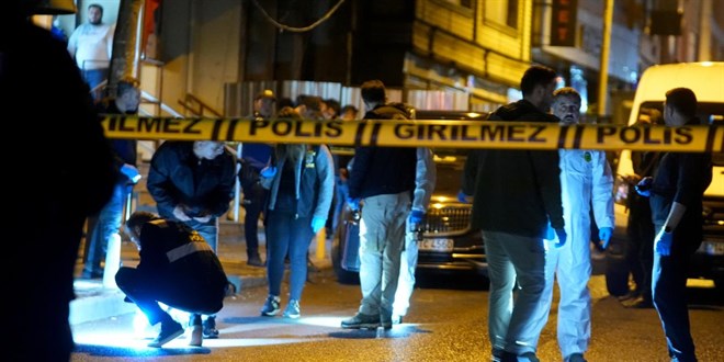 İstanbul'da iş yerine patlayıcı madde atıldı