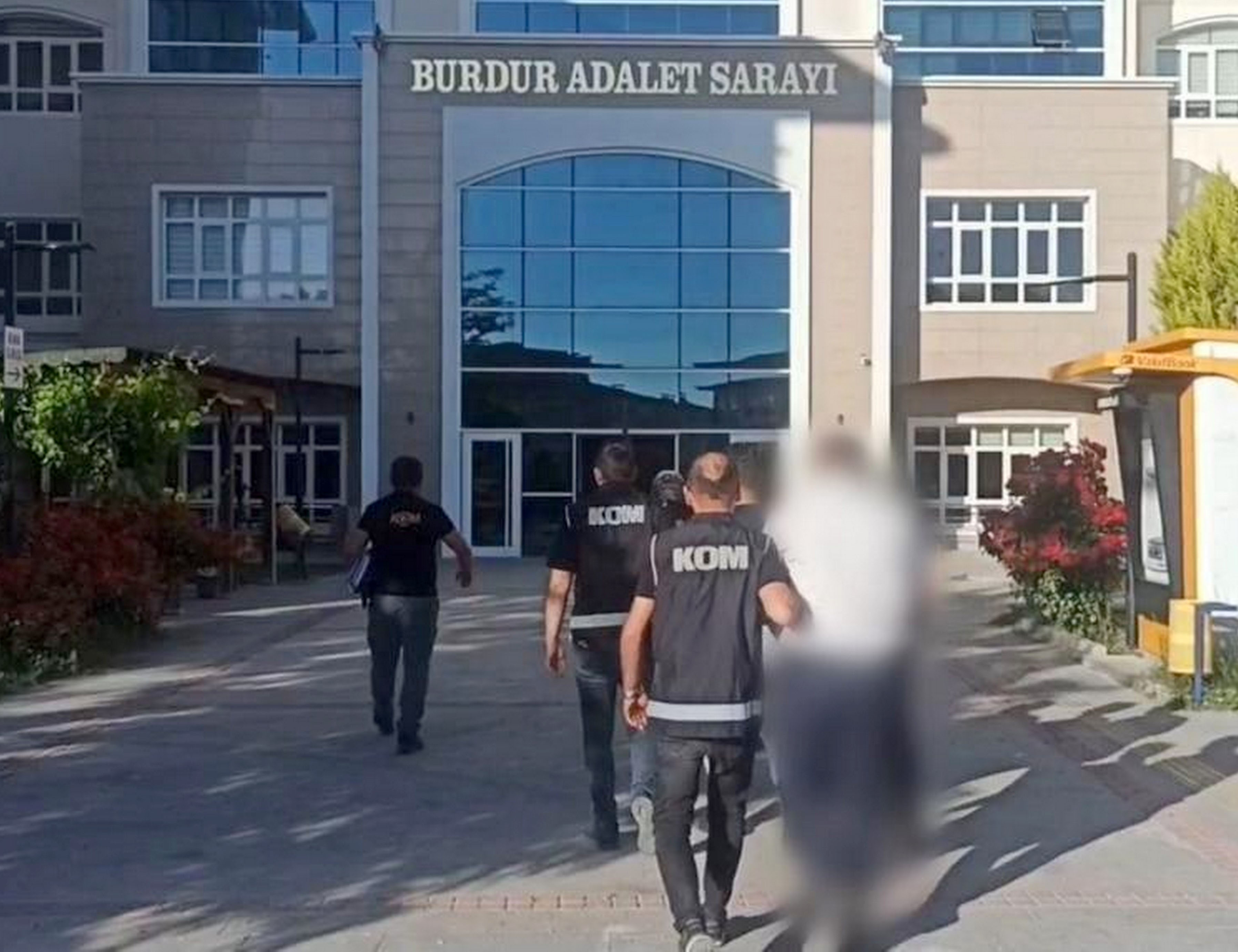 Burdur'da Rüşvet Soruşturmasında Göç İdaresi Çalışanına Tutuklama