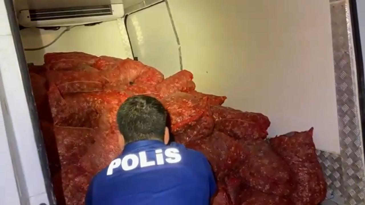 Samsun'da kaçak avlanan 2,9 ton midye ele geçirildi