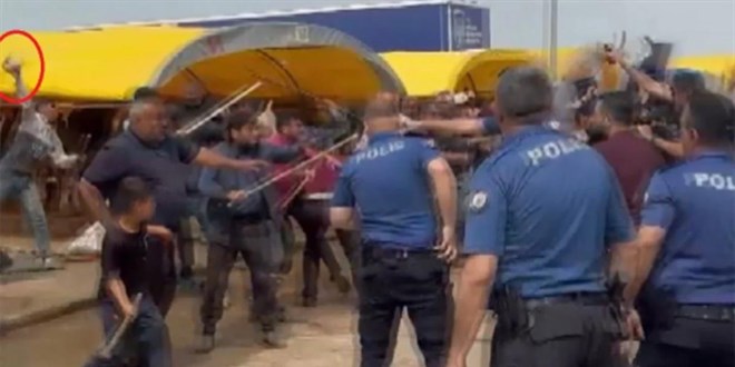 Kurbanlık pazarında polislere sopayla saldıran 4 şüpheli tutuklandı