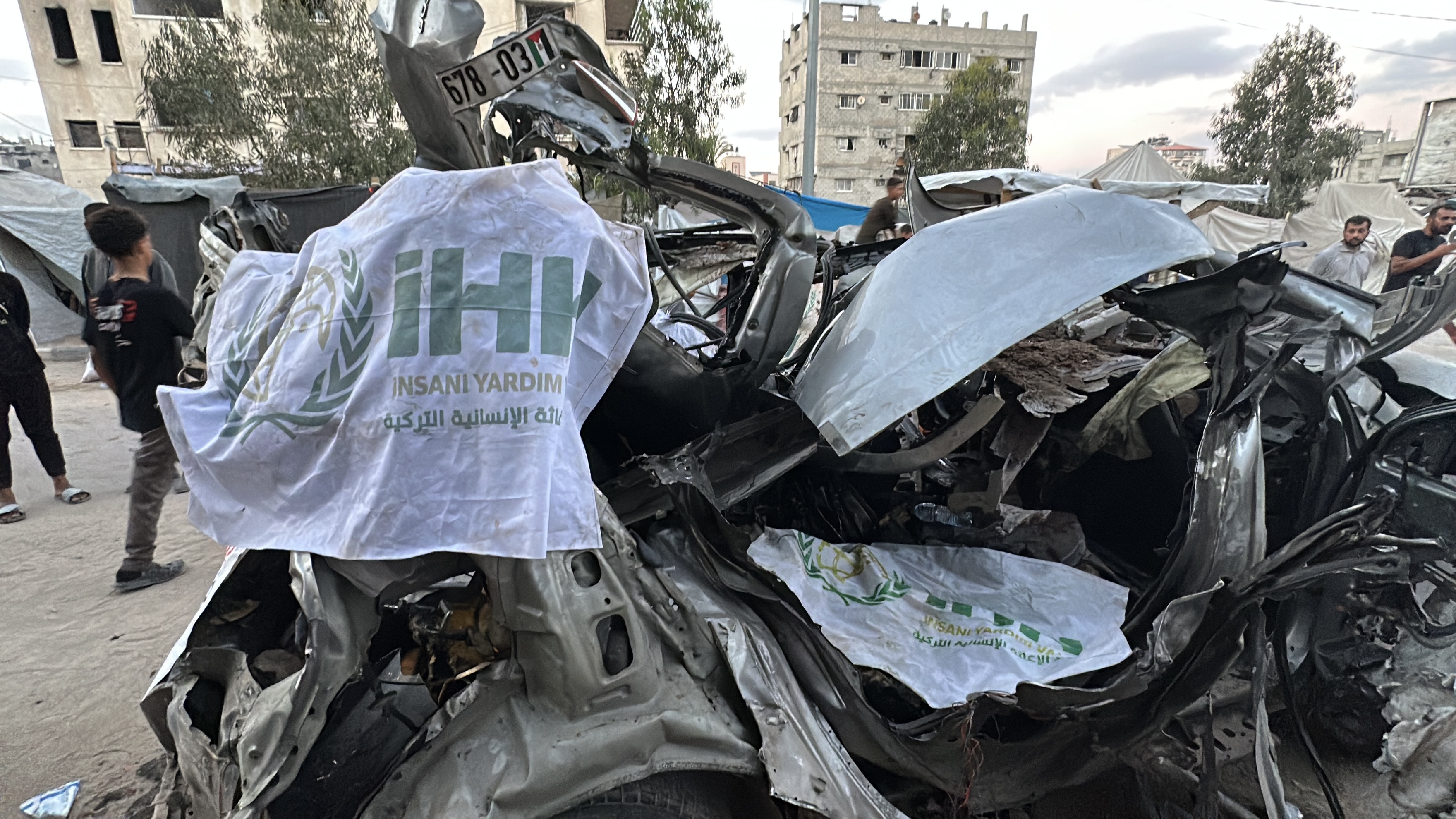 İsrail, Gazze'de 221 gazeteciyi öldürdü